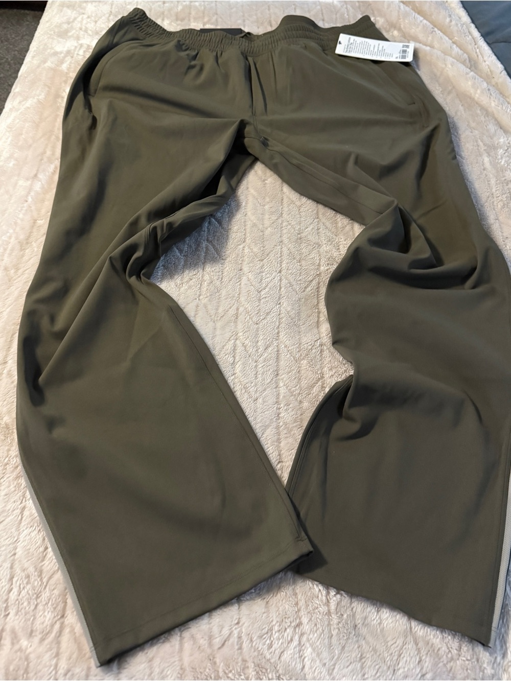 Lululemon Men's Olive Green Pace Breaker Luxtreme Track Pant size XXL